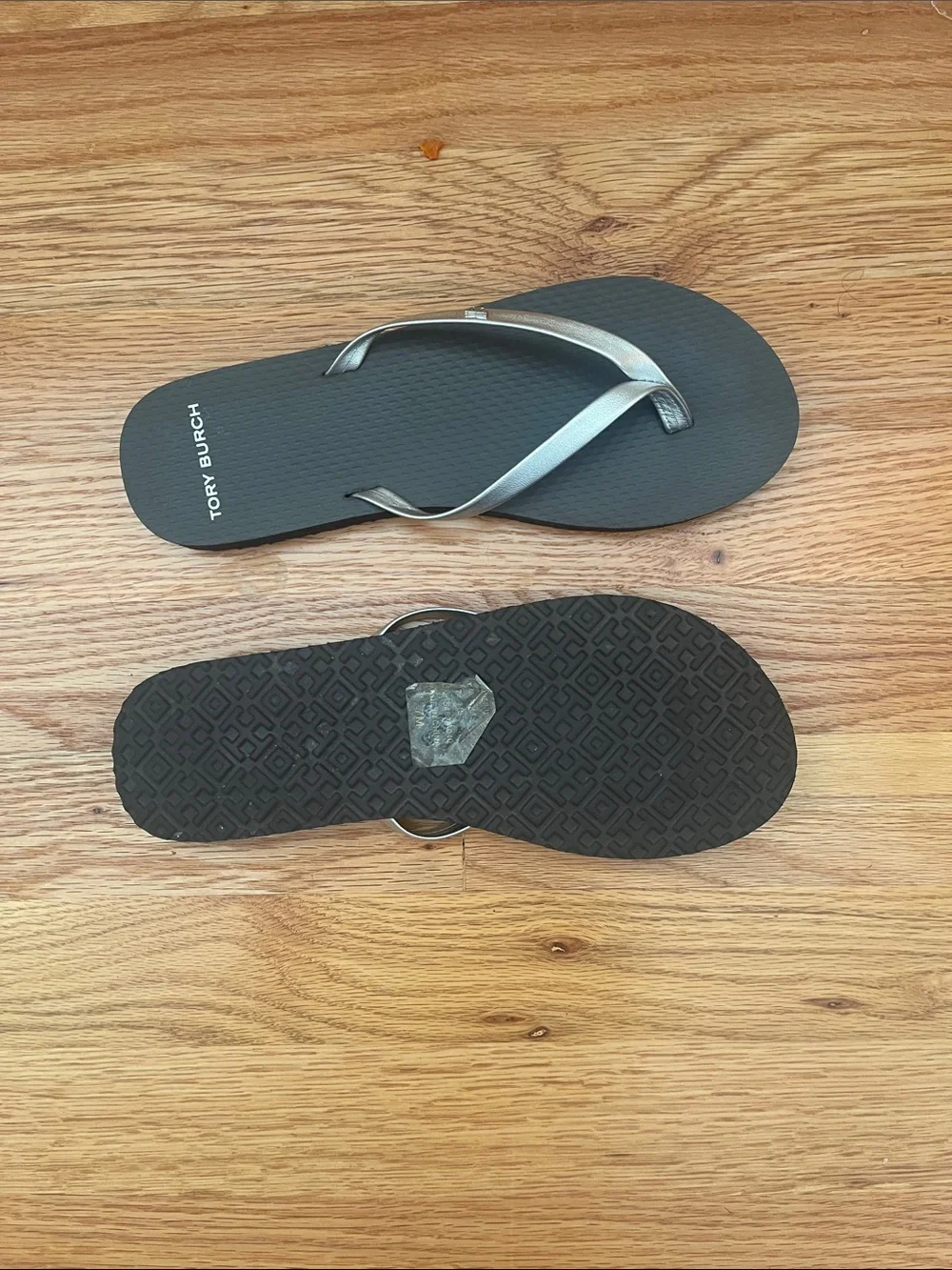 Tory Burch Womens Black Flip-Flops with Leather Metallic Silver Straps